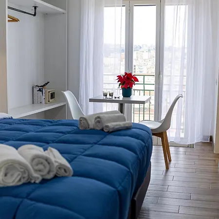 Alojamento de Acomodação e Pequeno-almoço Nel Cuore Di Parthenope 4*