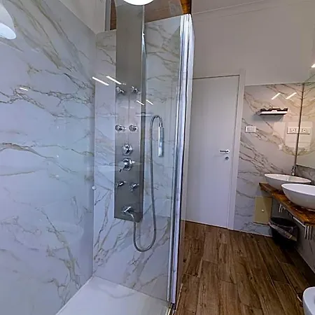 Nel Cuore Di Parthenope Bed and Breakfast 4*
